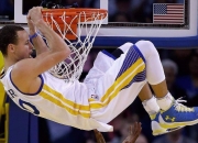 开云体育app-红色狂飙，法拉利策略革命与汉密尔顿的王者归来，如何让红牛王朝黯然失色？