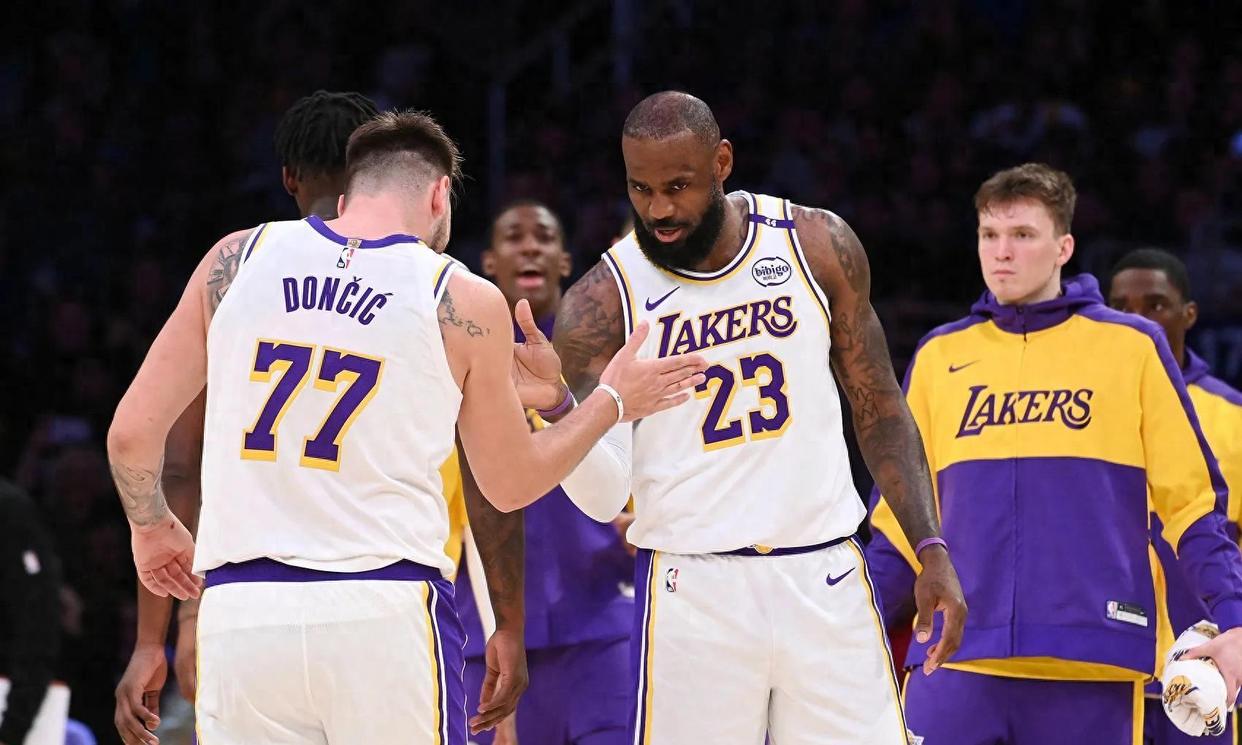 关于湖人碾压西班牙男篮,艾顿制霸全场的信息 关于湖人碾压西班牙男篮,艾顿制霸全场的信息