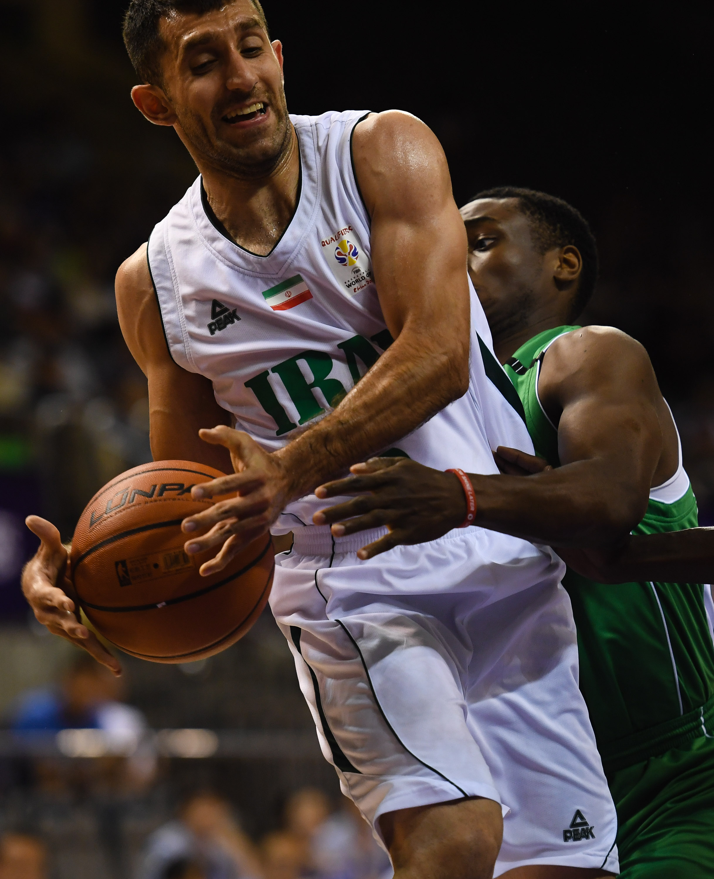 尼日利亚男篮险胜中国男篮，麦科勒姆高光表现