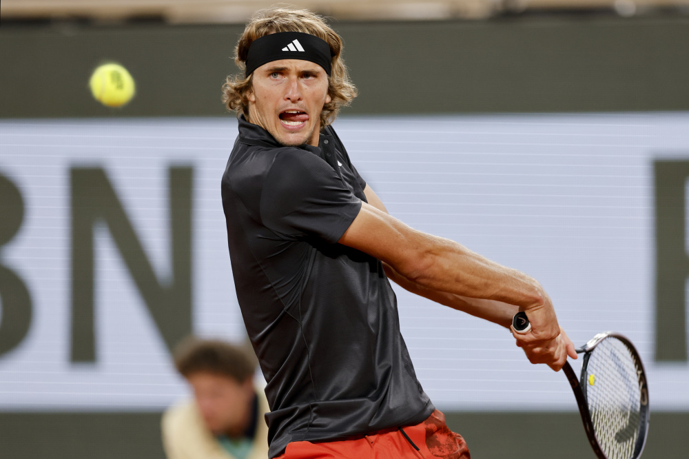 意大利网球队翻盘日本网球队，兹维列夫关键制胜的简单介绍