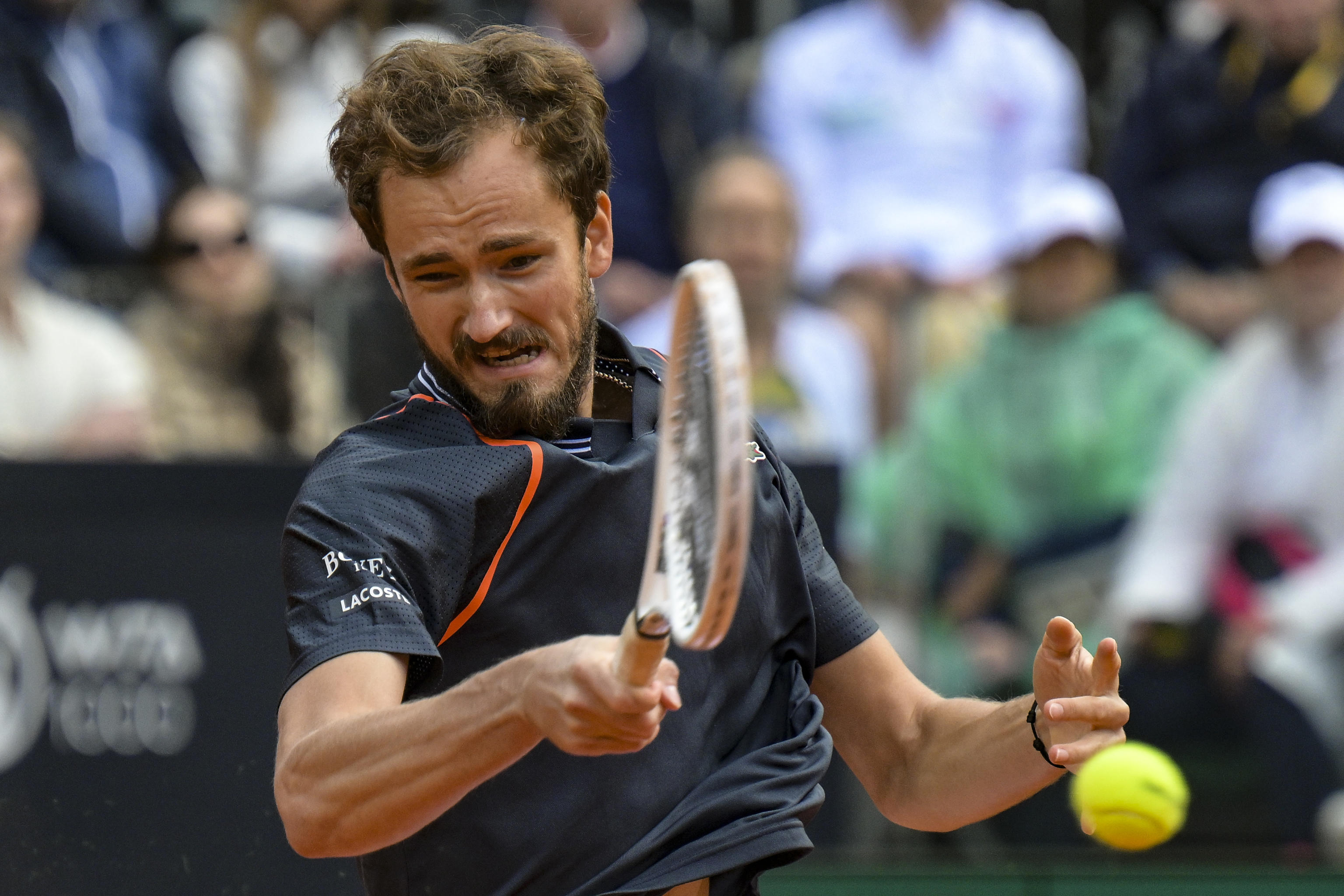 意大利网球队爆冷法国网球队,瓦林卡三分雨点燃全场 意大利网球队爆冷法国网球队,瓦林卡三分雨点燃全场