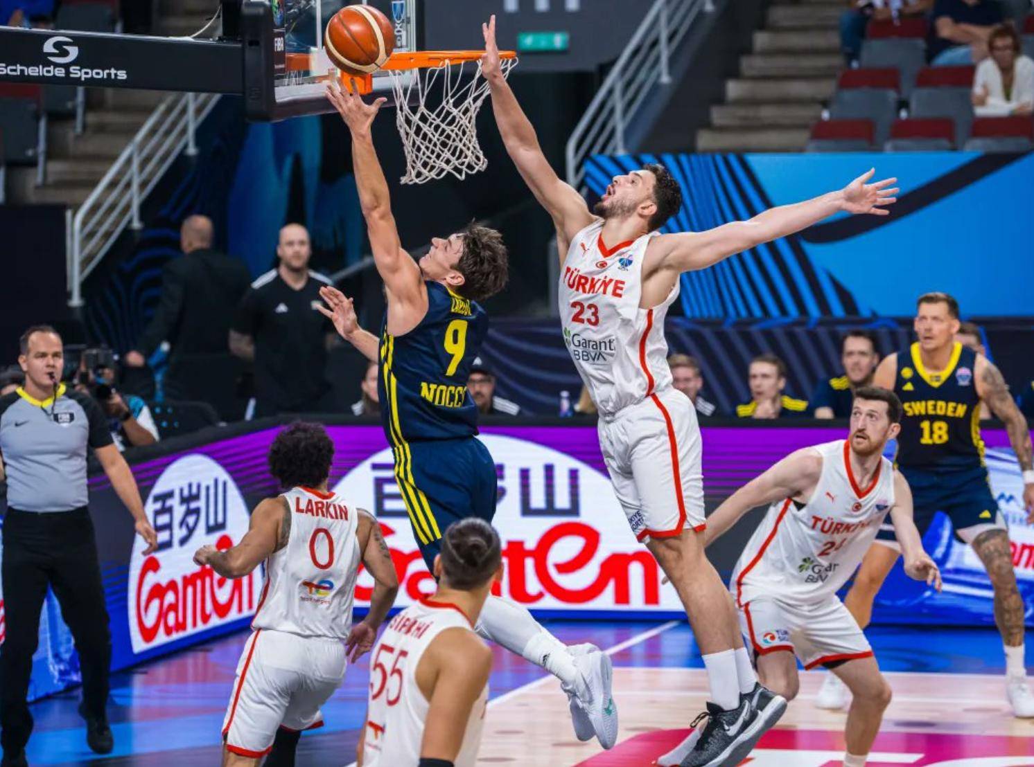 黄蜂轻取加拿大男篮,乔治·希尔统治全场的简单介绍 黄蜂轻取加拿大男篮,乔治·希尔统治全场的简单介绍