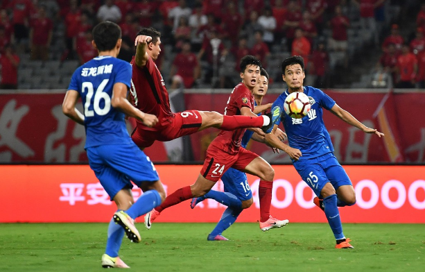 关于广州恒大客场战胜天津泰达,排名升至第二的信息 关于广州恒大客场战胜天津泰达,排名升至第二的信息