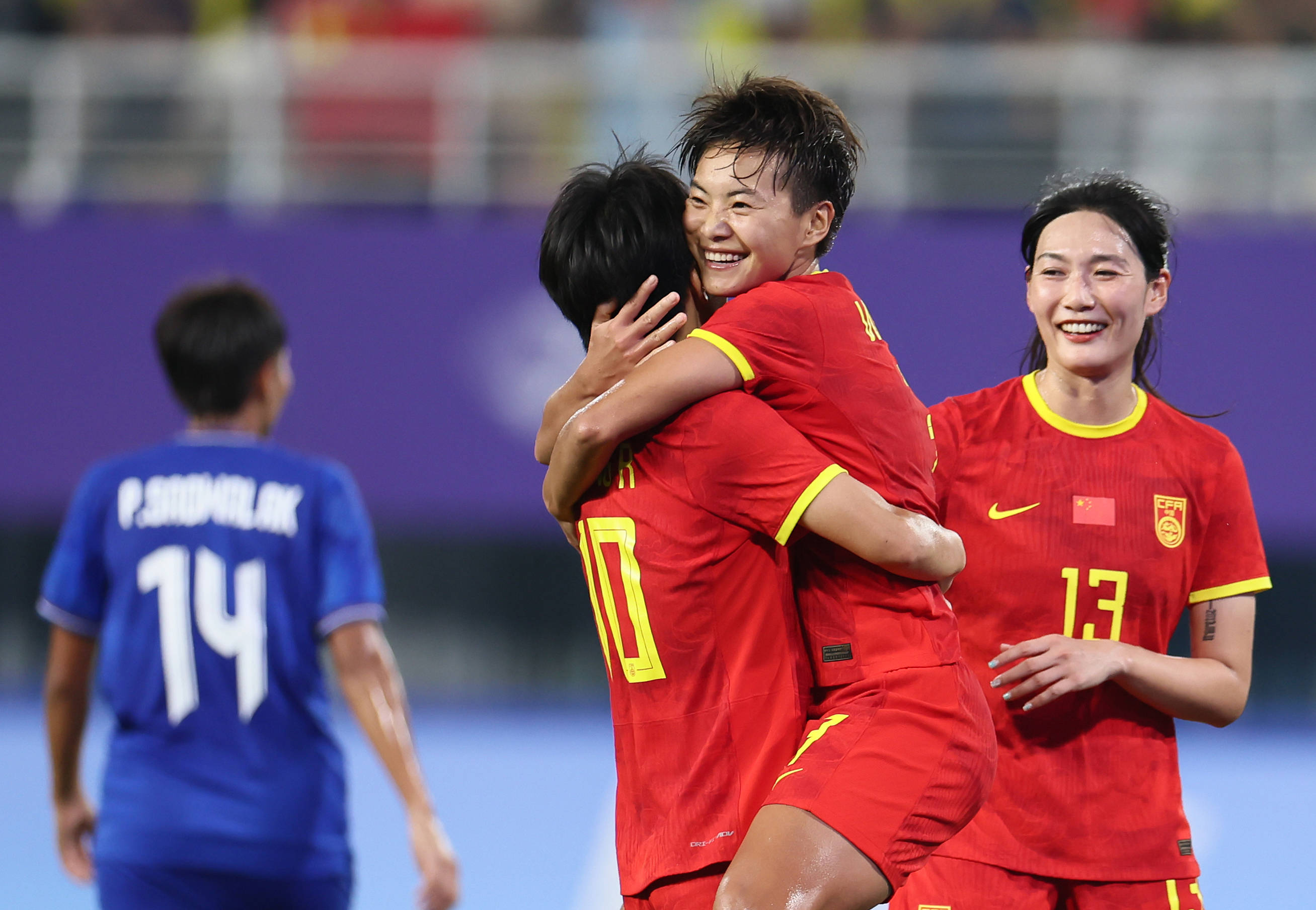 中国女足国家队士气高昂,力争赢得比赛胜利 中国女足国家队士气高昂,力争赢得比赛胜利