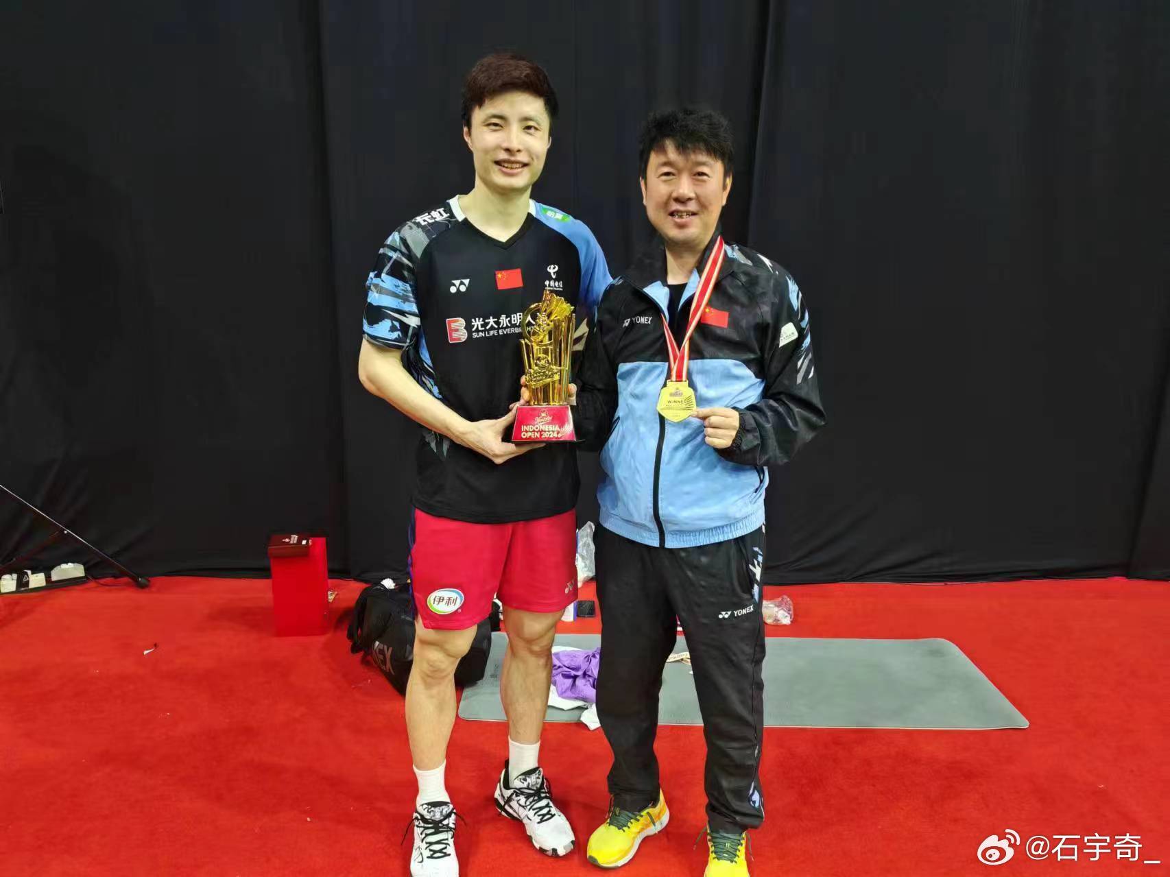 包含印尼队碾压德国队，石宇奇扛起全队的词条