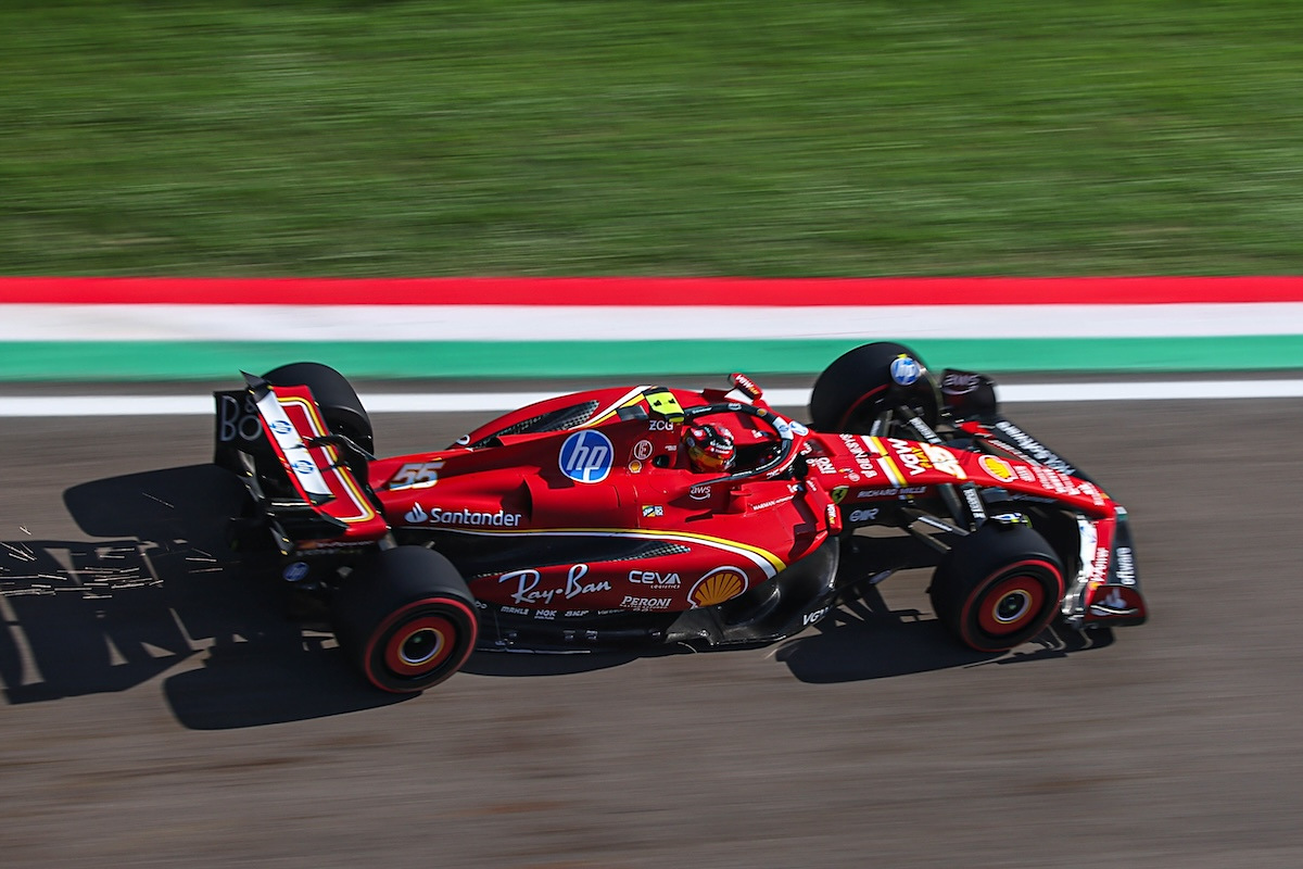 包含法拉利逆转雷诺车队，拉塞尔点燃赛场的词条