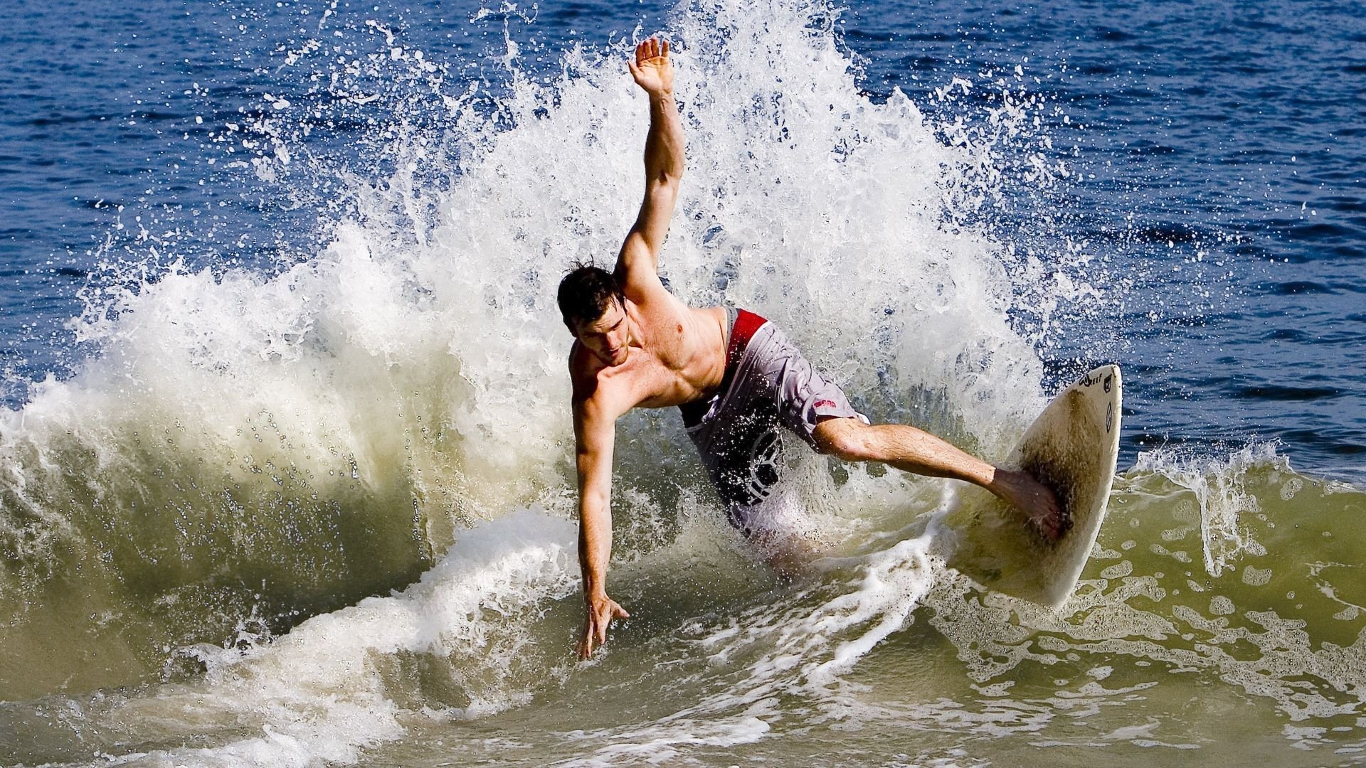 苏亚雷斯爆发，沙特提前终结悬念，巴西足球的黄昏与黎明