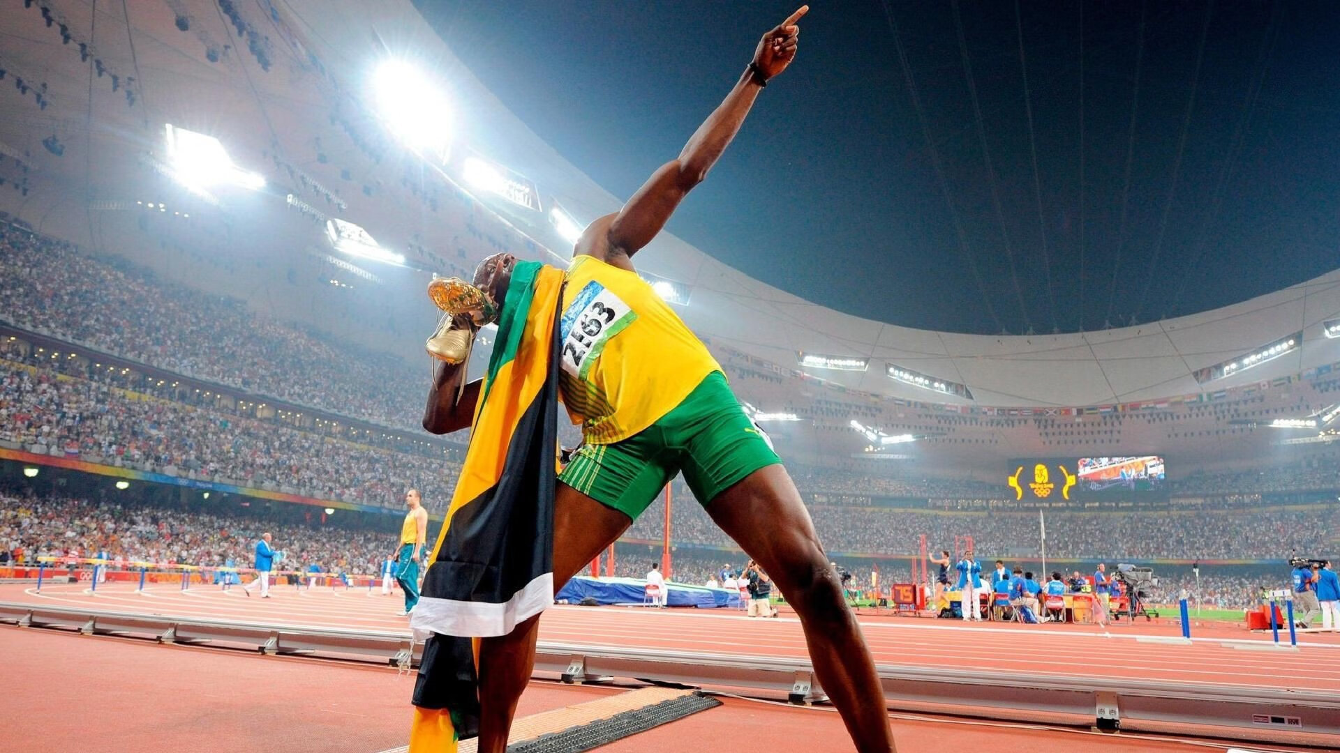 伊布天神下凡！德甲争冠夜独造三球，35岁传奇征服安联球场